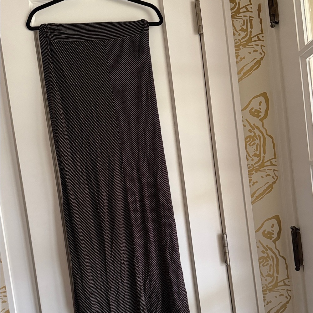 Bella Luxx Black and Tan Maxi Skirt